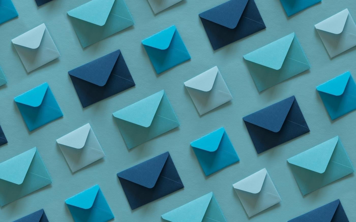 Blaue Briefumschläge