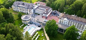 Das Hotel Der Sonnenhof aus der Vogelperspektive