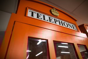 Eine alte Telefonkabine im Hotel