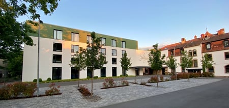 Der Eingang des Parkhotel Schillerhain