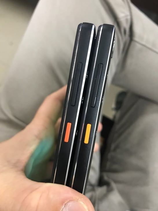 Zwei SuitePad Tablets von der Seite