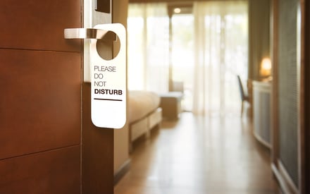 Bitte nicht stören Schild im Hotel