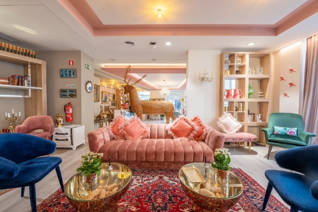 the colorful interior of Sé Boutique Hotel